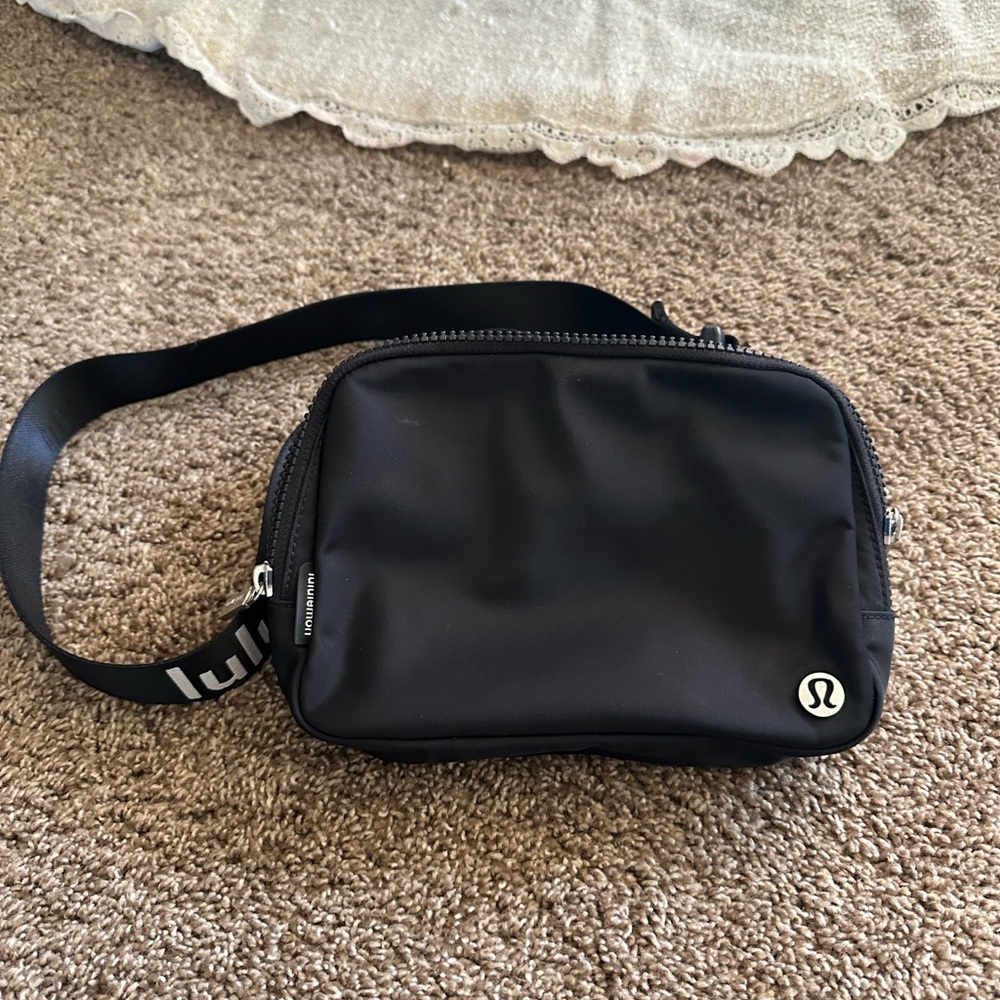 Lululemon 1L Belt Bag